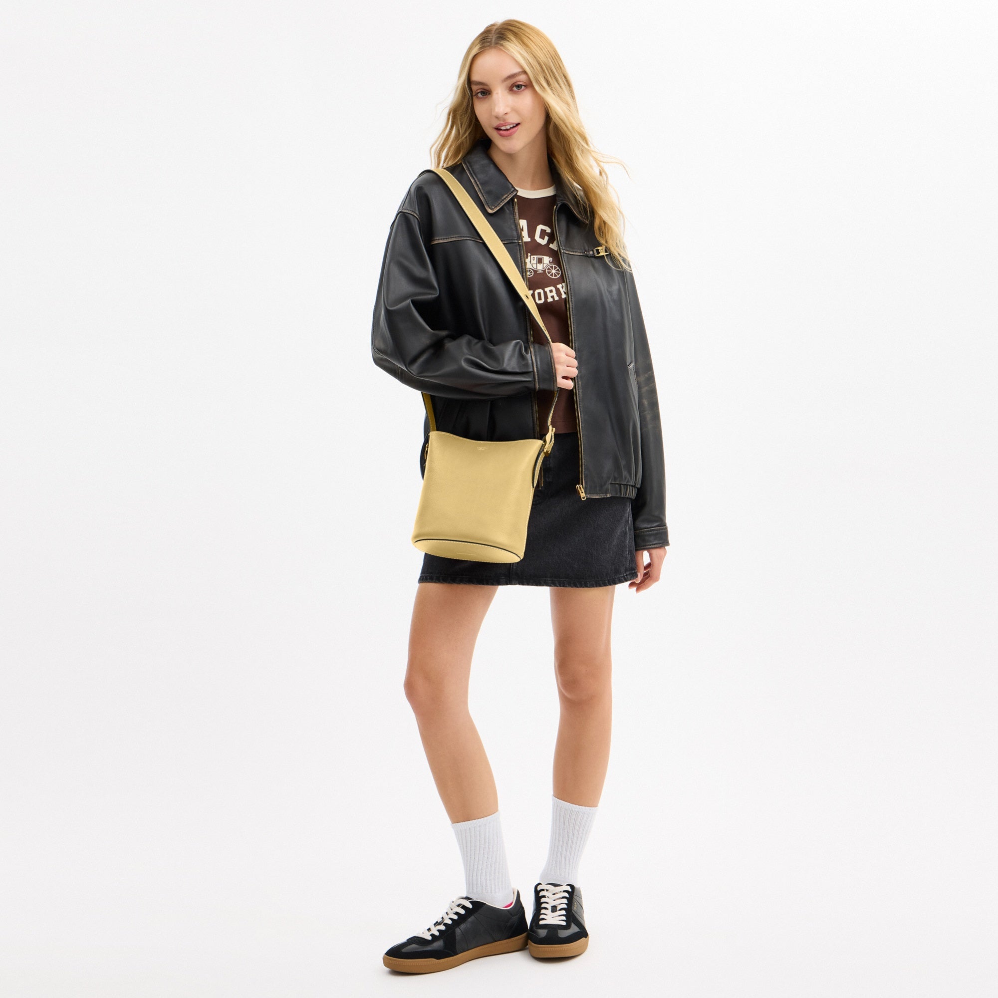 Bleecker Bucket Bag 21