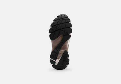 Bolt Runner Sneaker