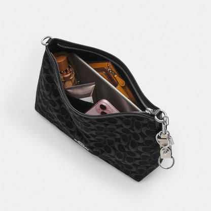 Laurel Shoulder Bag With Pockets In Loved Leather