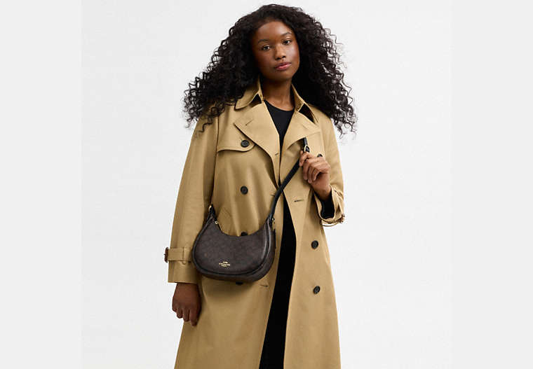 Emily Shoulder Bag In Signature Canvas
