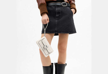 Ashton Wristlet