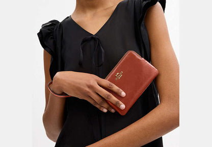 Corner Zip Wristlet