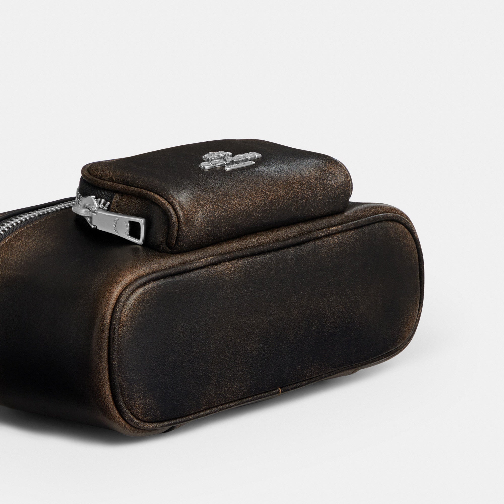Rainer Crossbody Bag 18 With Pocket In Loved Leather