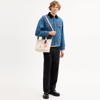 Utility Tote 27 With Sketch Print