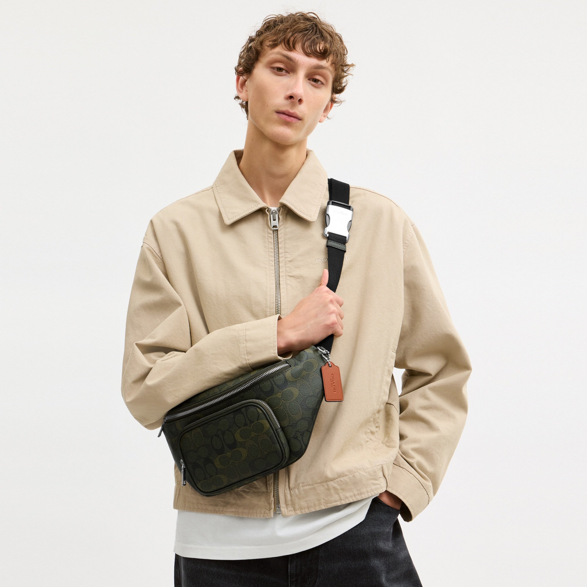 Travis Belt Bag 35 In Signature Camo Print