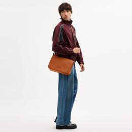 Colby Messenger Bag 32