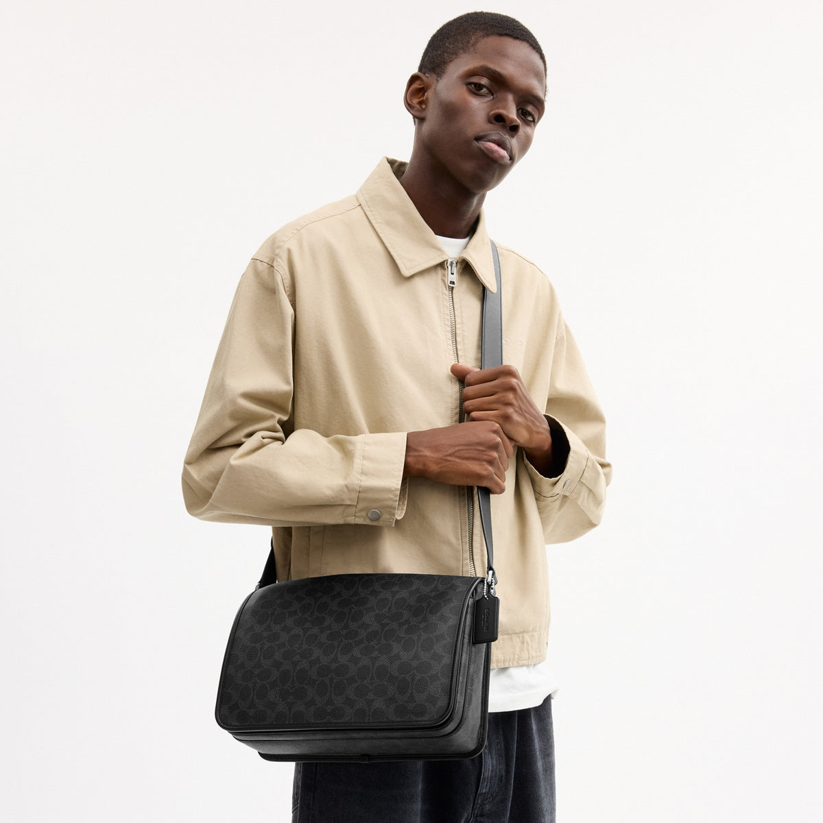 Colby Messenger Bag 32 In Signature Canvas