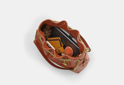 Evelyn Shoulder Bag With Quilting And Charm