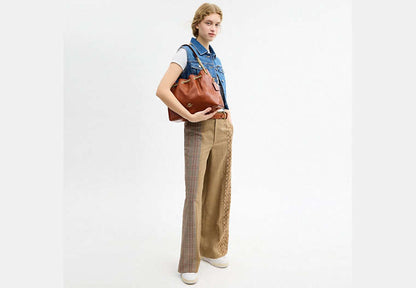 Evelyn Shoulder Bag With Quilting And Charm
