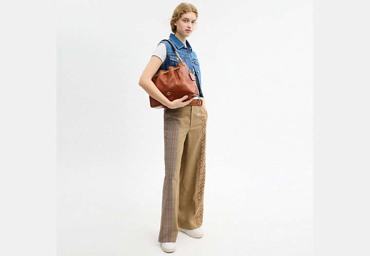 Evelyn Shoulder Bag With Quilting And Charm