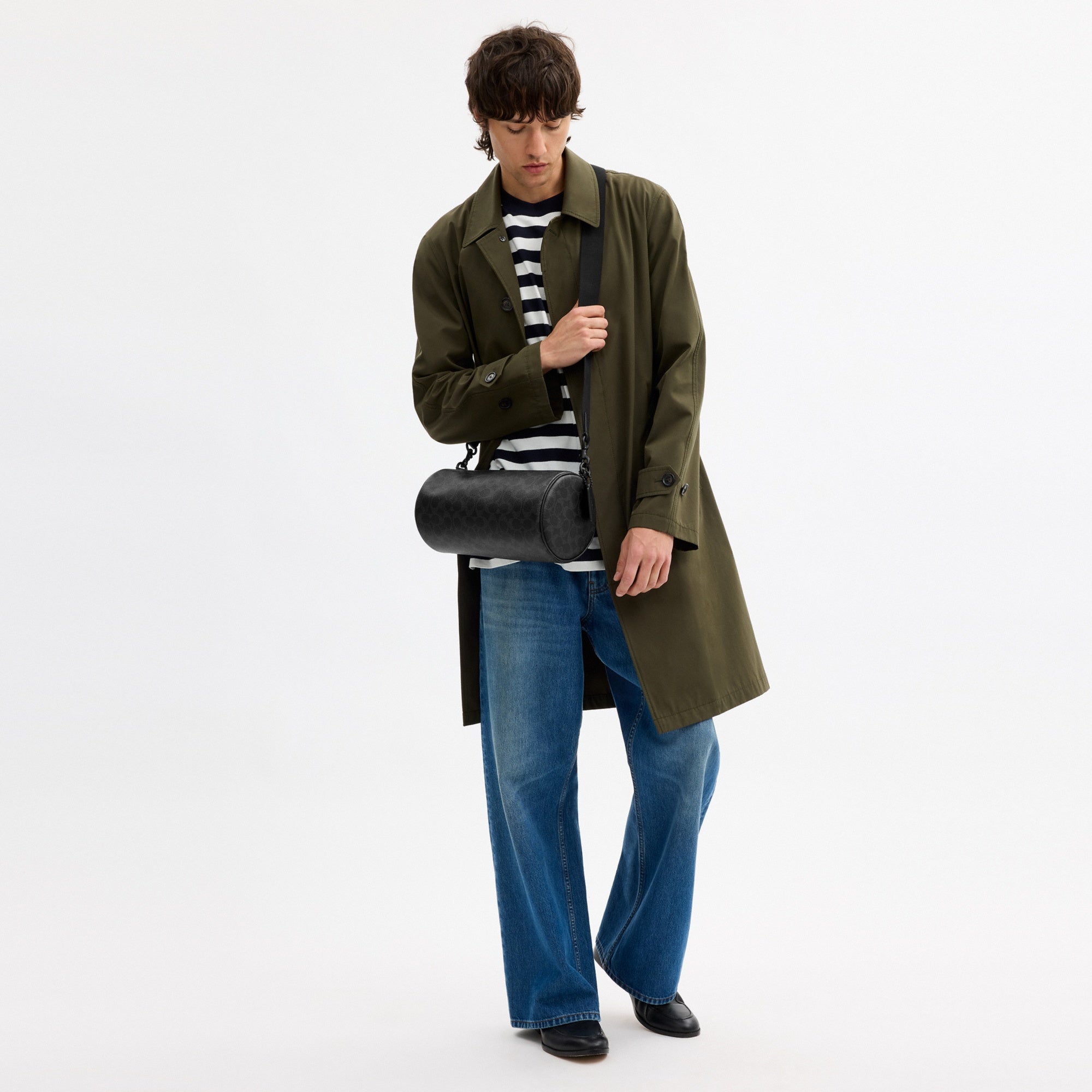Andre Barrel Bag 30 In Signature Canvas