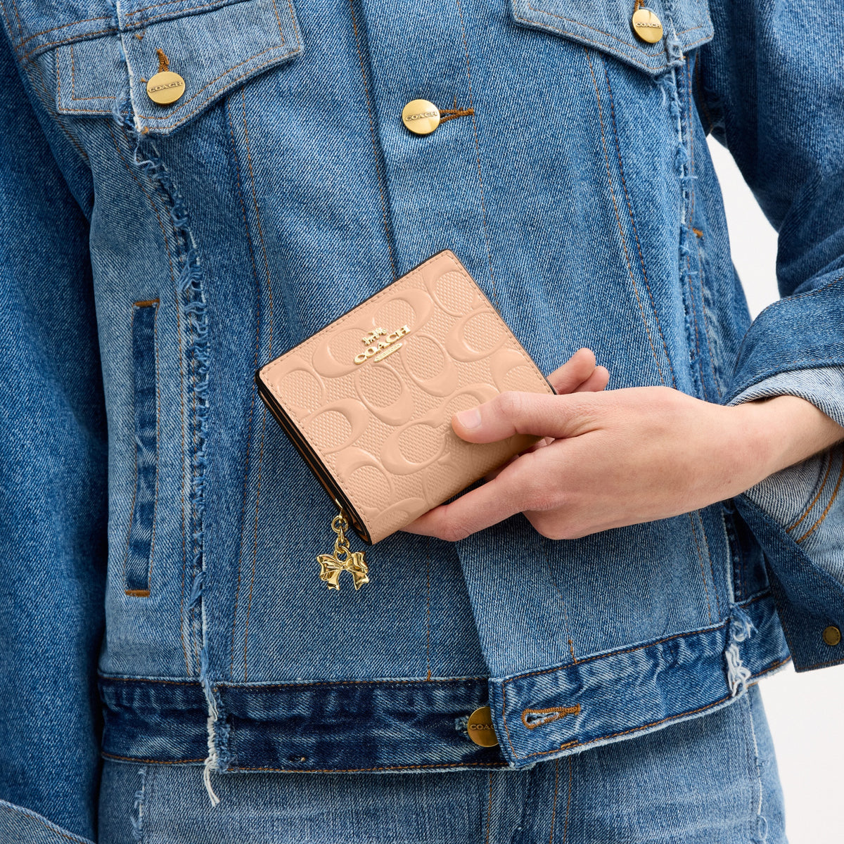 Snap Wallet In Signature Leather With Charm