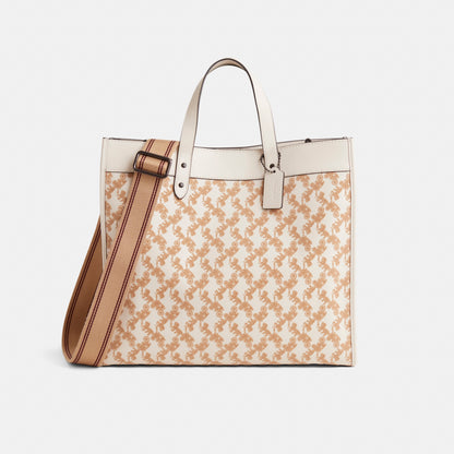 Restored Field Tote 40 With Horse And Carriage