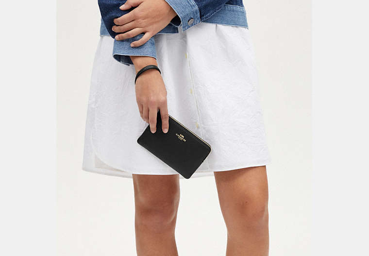 Corner Zip Wristlet