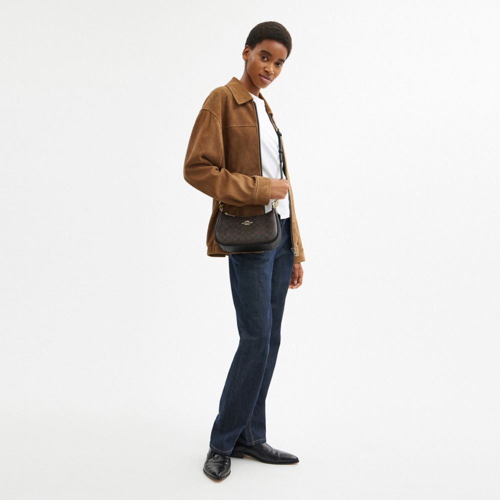 Teri Shoulder Bag In Signature Canvas