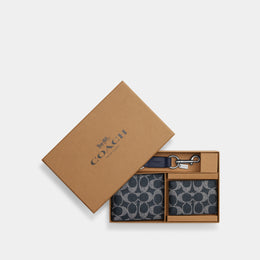 Boxed 3-In-1 Wallet Gift Set In Signature Canvas