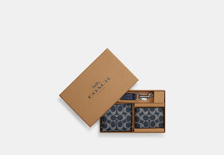 Boxed 3-In-1 Wallet Gift Set In Signature Canvas