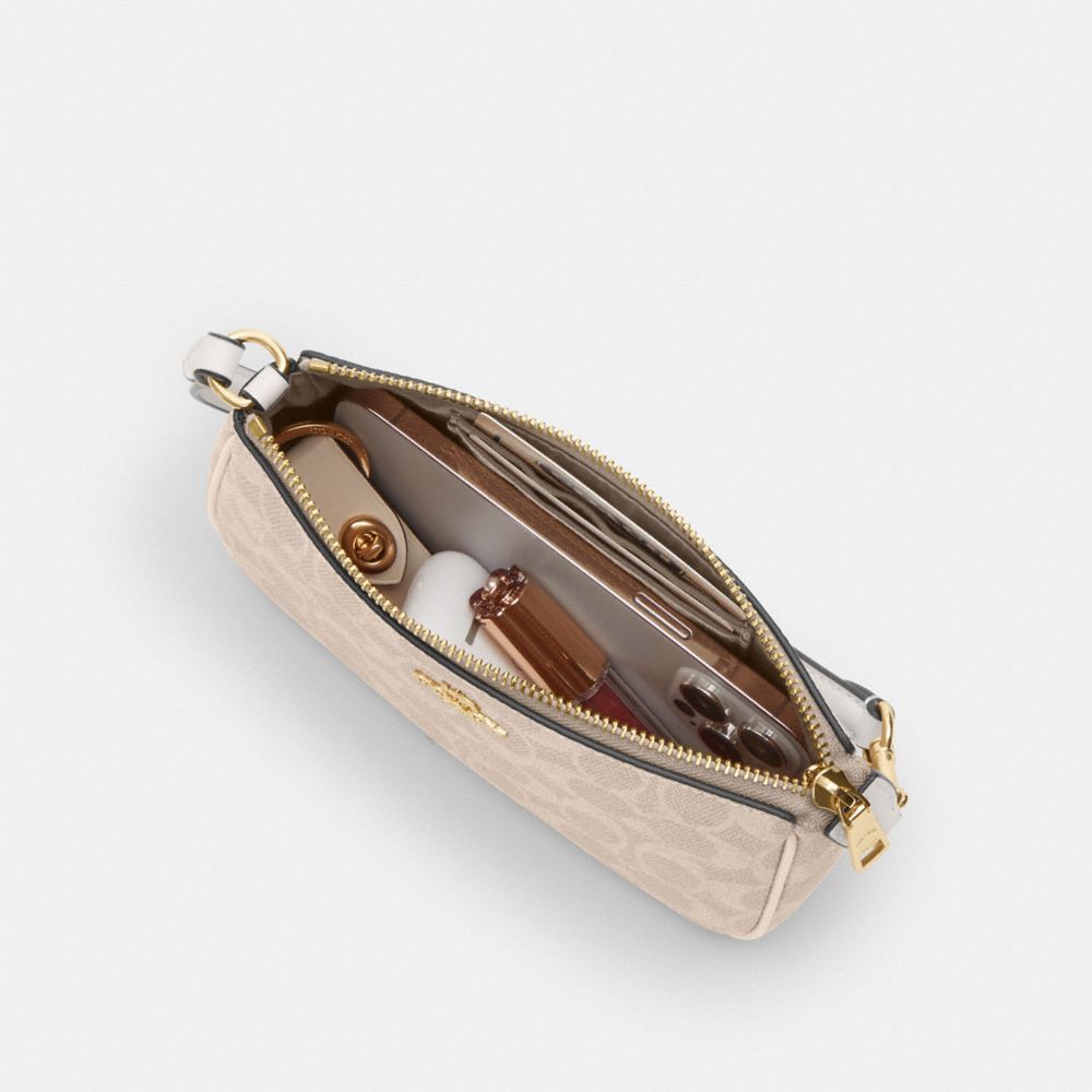 Nolita 19 In Signature Canvas