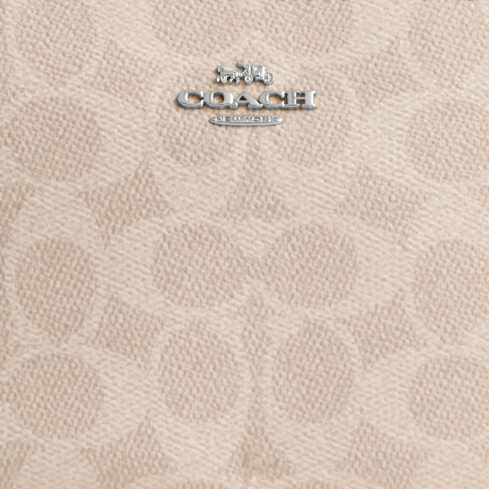 Nolita 19 In Signature Canvas