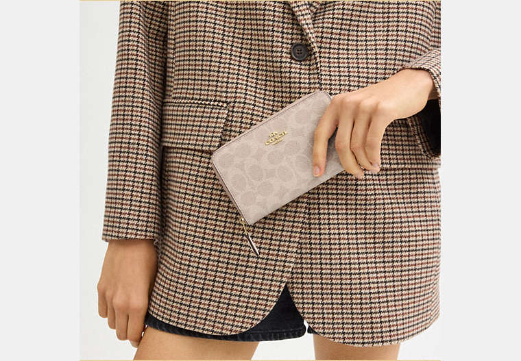Medium Id Zip Wallet In Signature Canvas