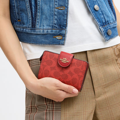 Medium Corner Zip Wallet In Signature Canvas