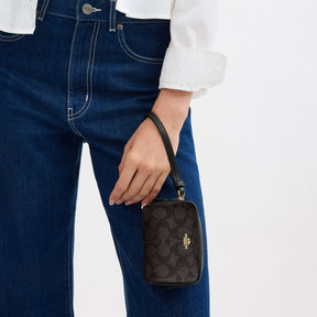 Pouch Wristlet In Signature Canvas