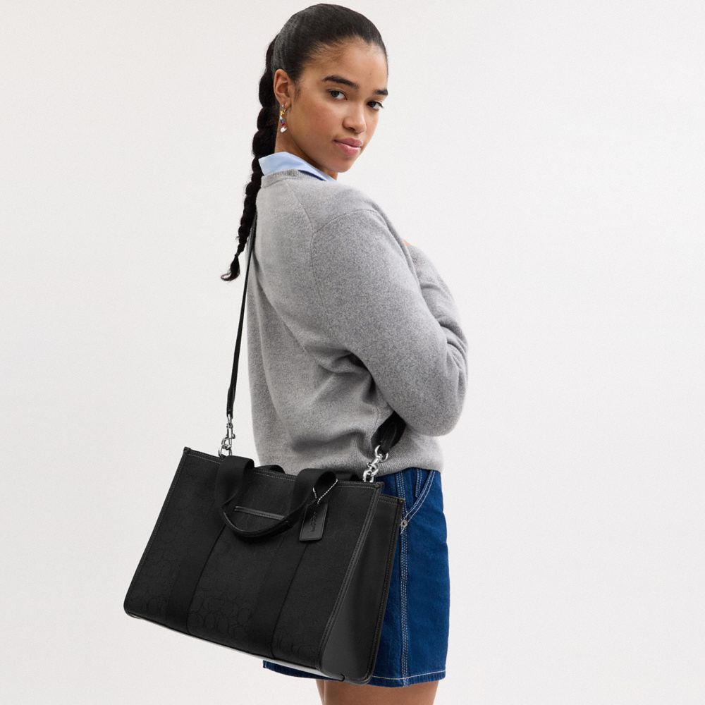 Smith Tote Bag In Signature Jacquard
