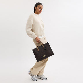 Maggie Tote Bag In Blocked Signature Canvas