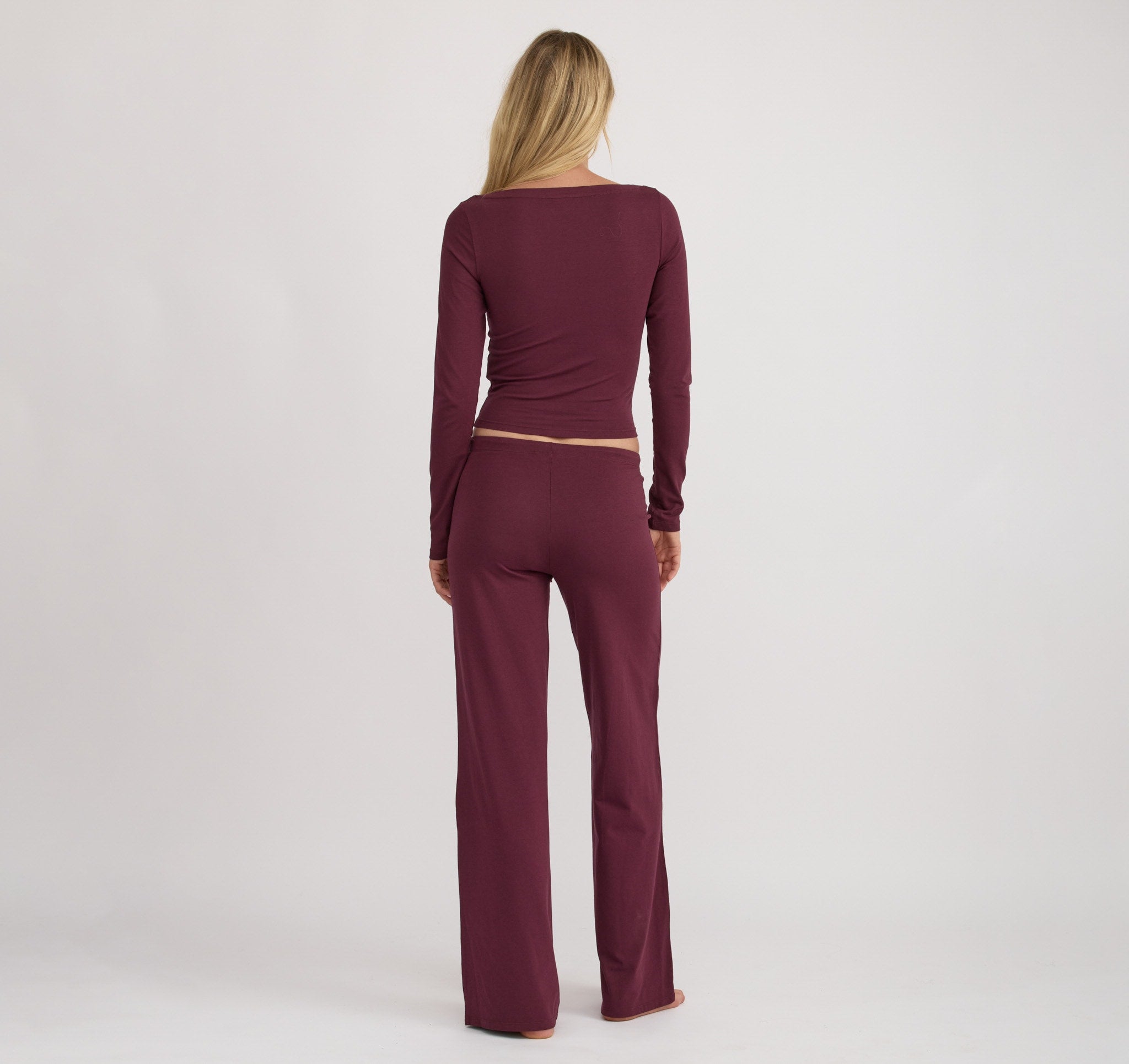 Everyday Scoop Neck Long Sleeve Tee