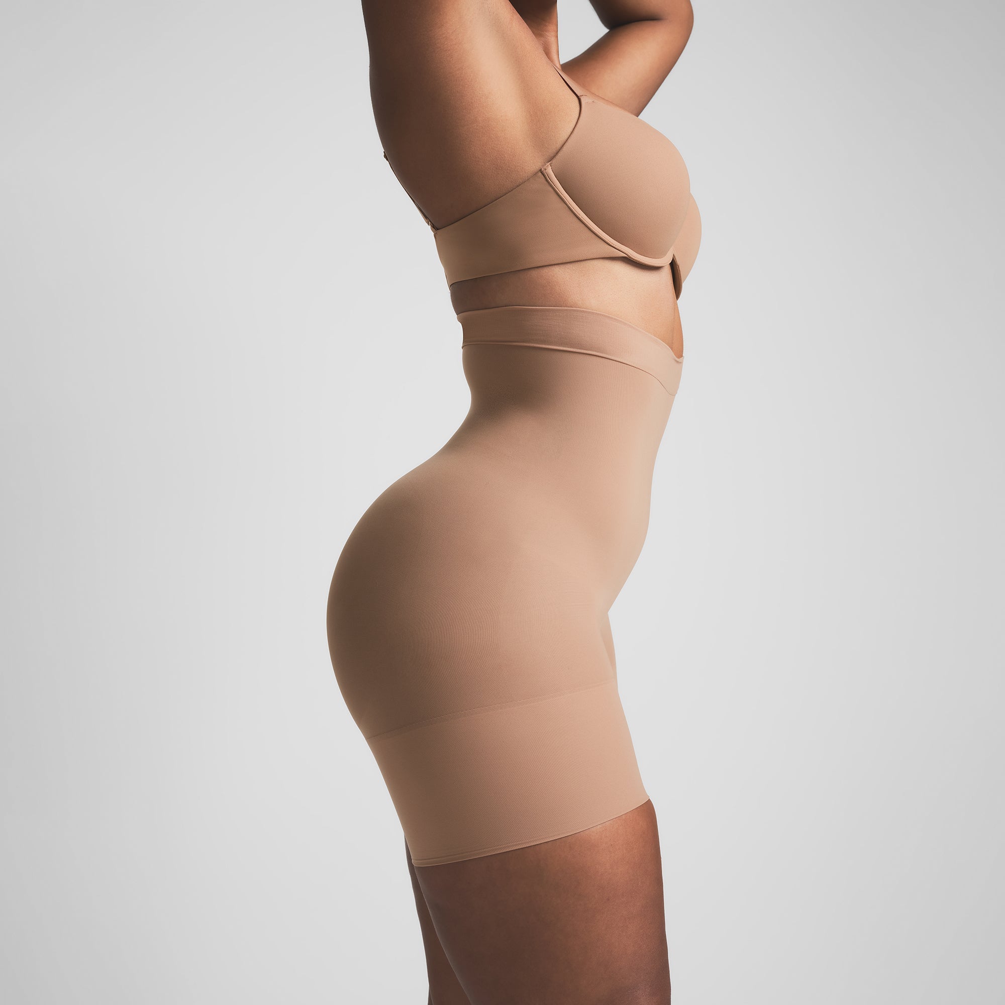 Sheer Seamless High-waisted Mid Thigh Short