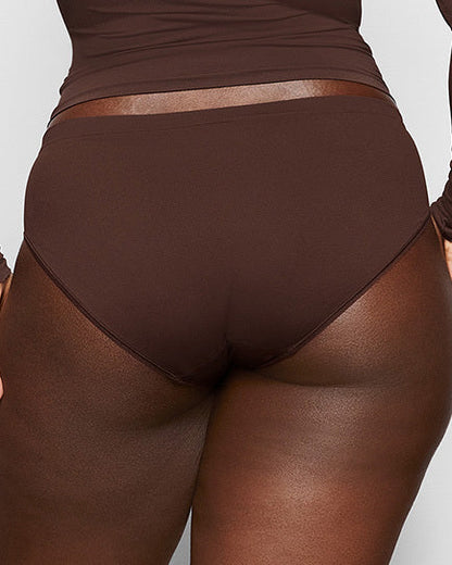 Soft Smoothing Seamless Brief