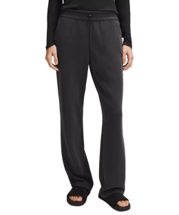 Lululemon Softstreme High-Rise Pant Short Black