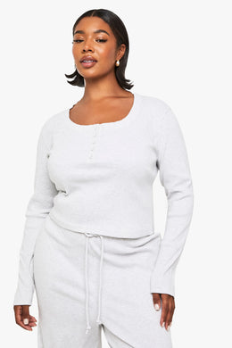 Plus Button Front Scoop Top