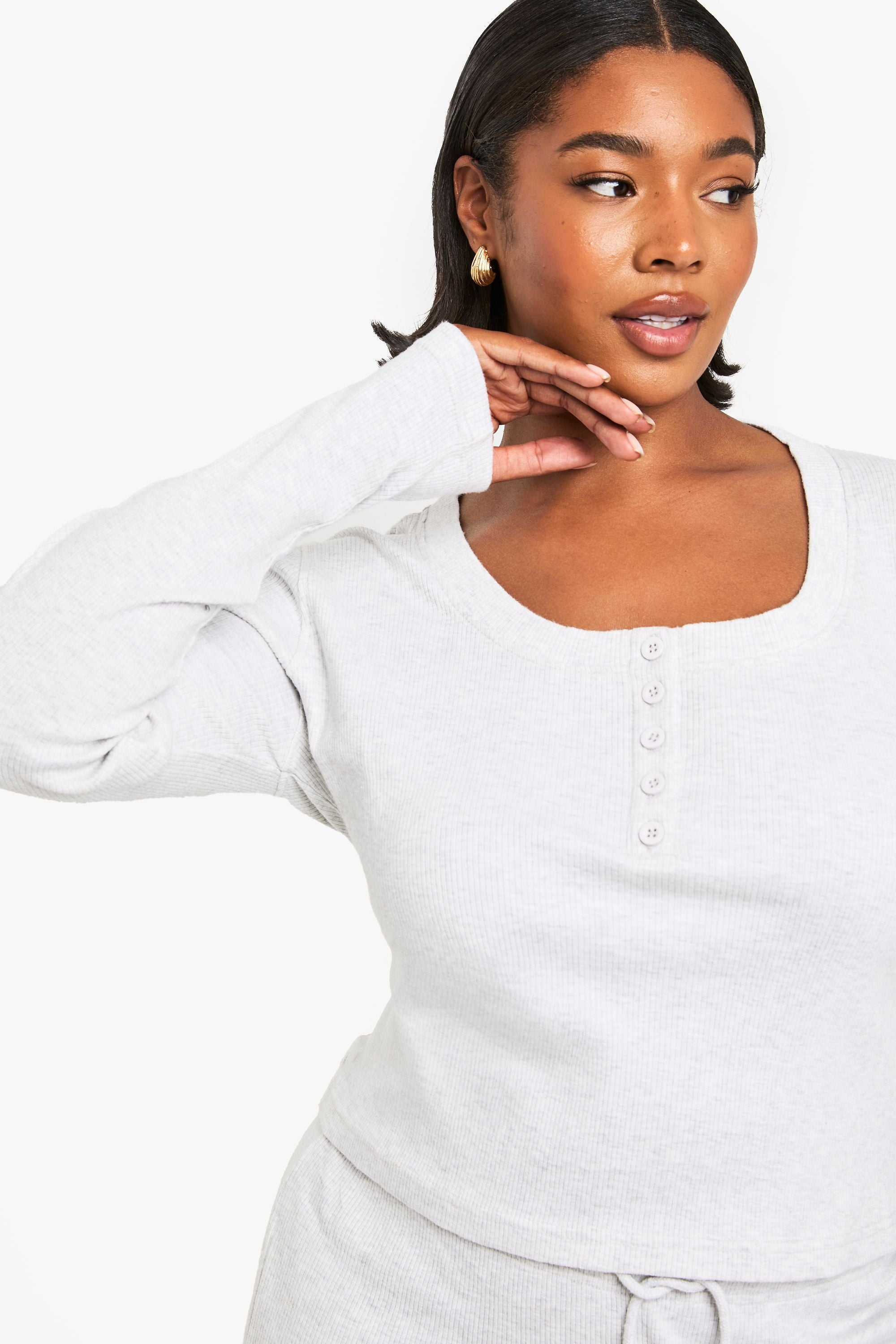 Plus Button Front Scoop Top