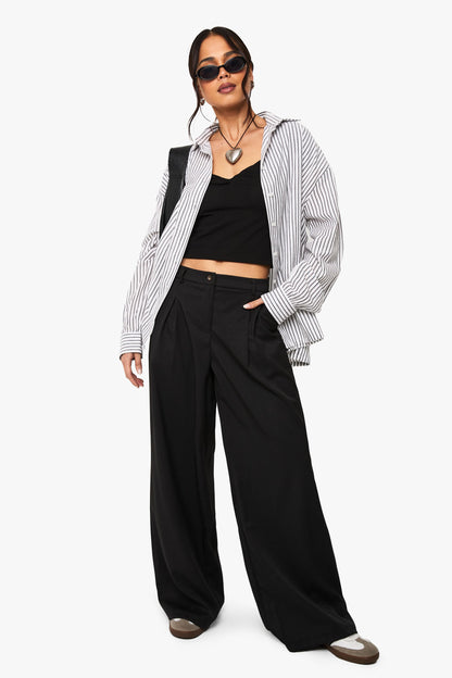 Twist Front Sweetheart Neckline Cap Sleeve Top