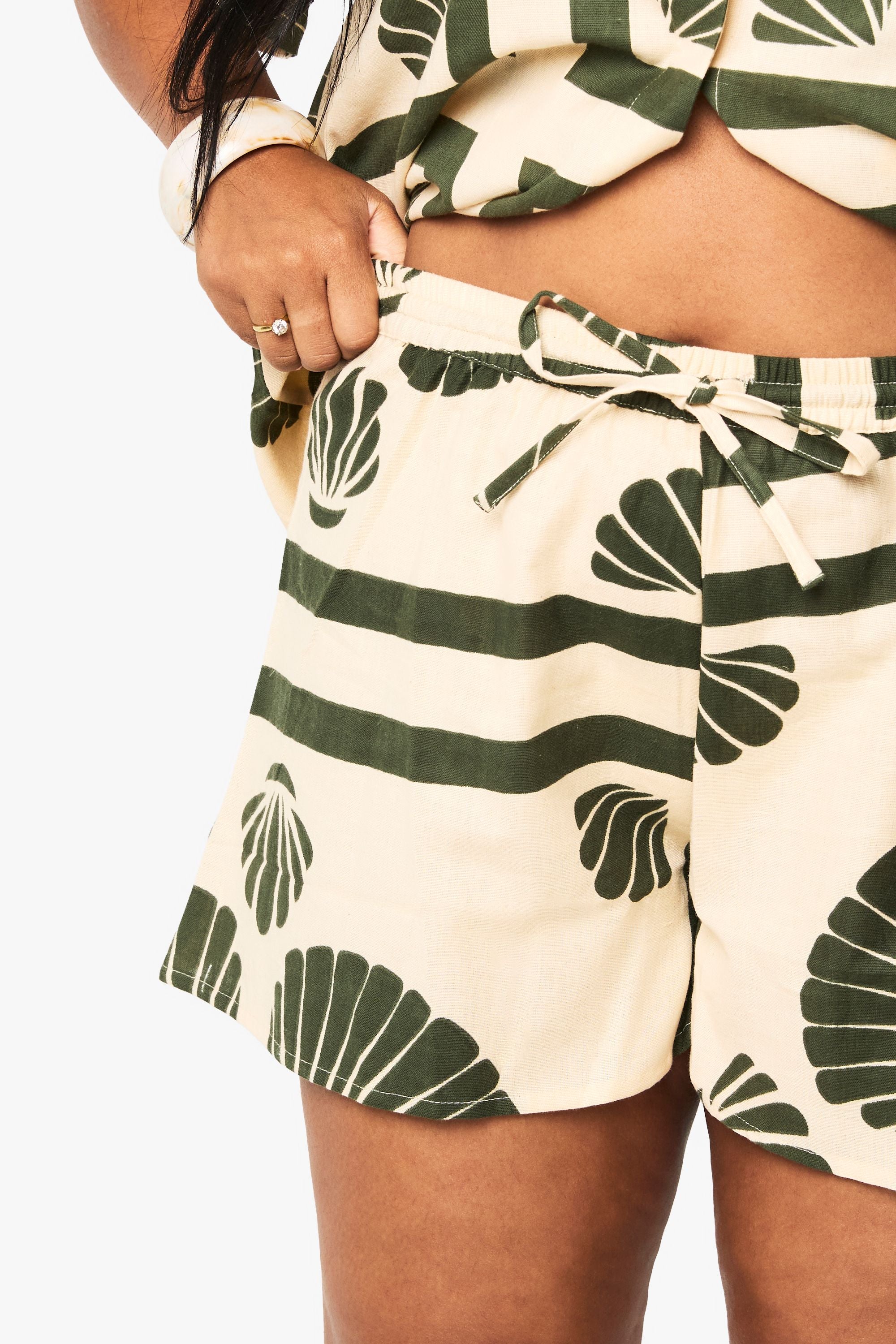 Plus Shell Print Linen Shorts