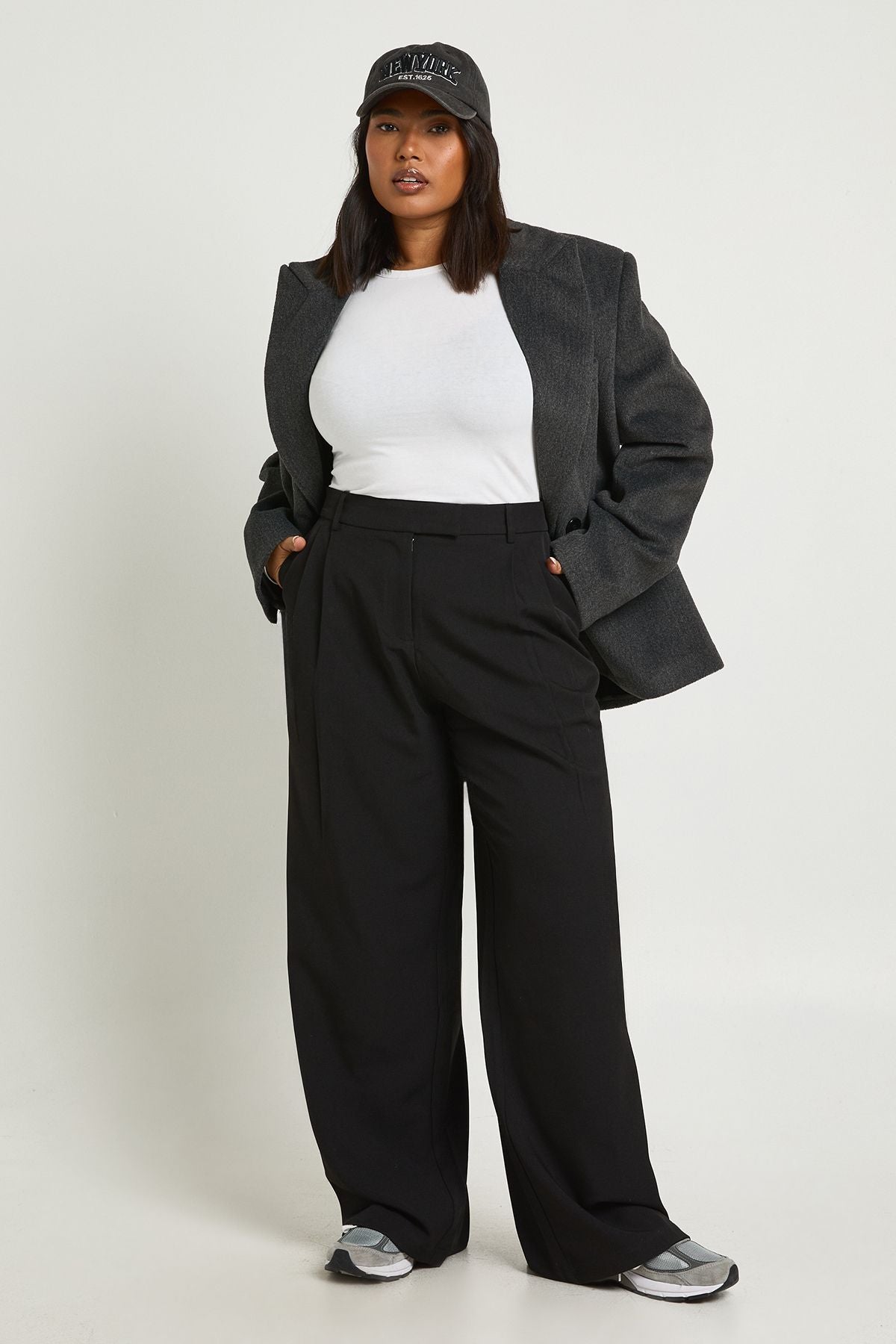 Plus Boohoo Basics Tailored Wide Leg Trouser