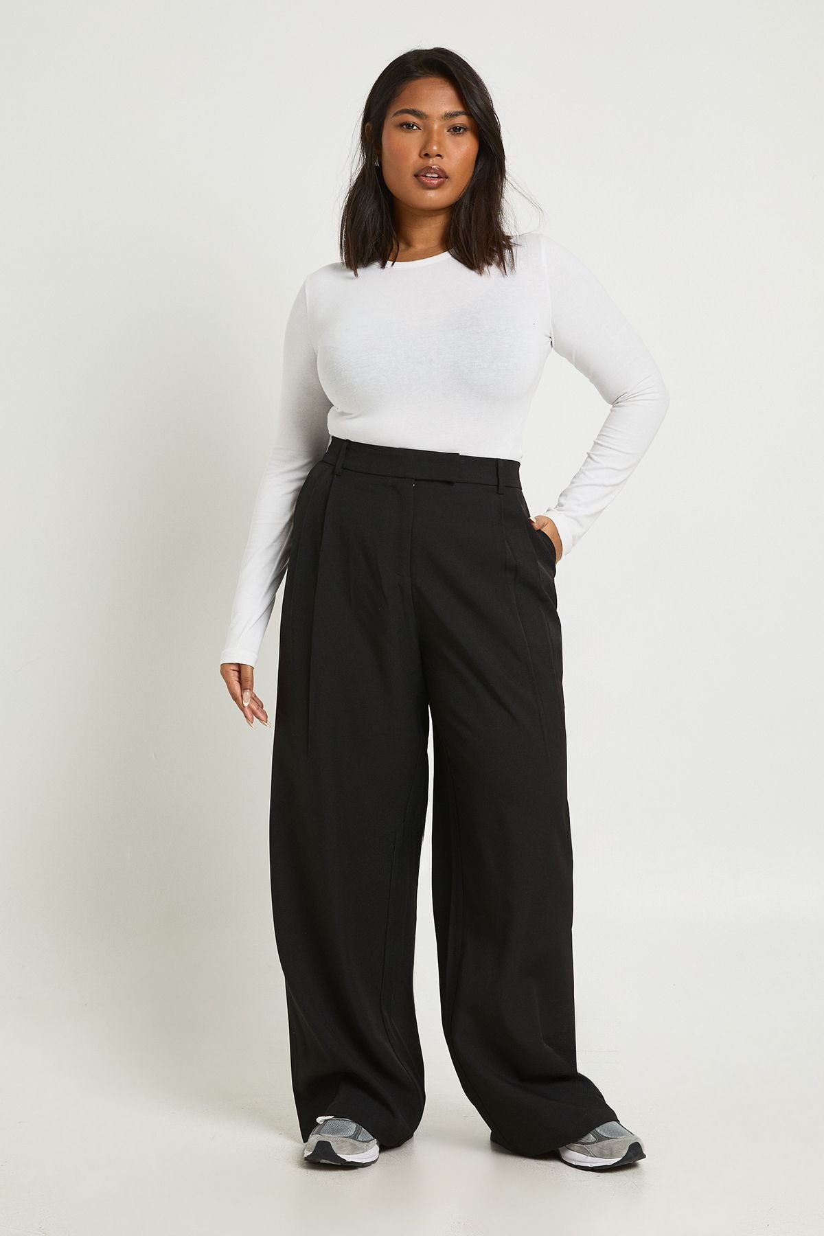 Plus Boohoo Basics Tailored Wide Leg Trouser