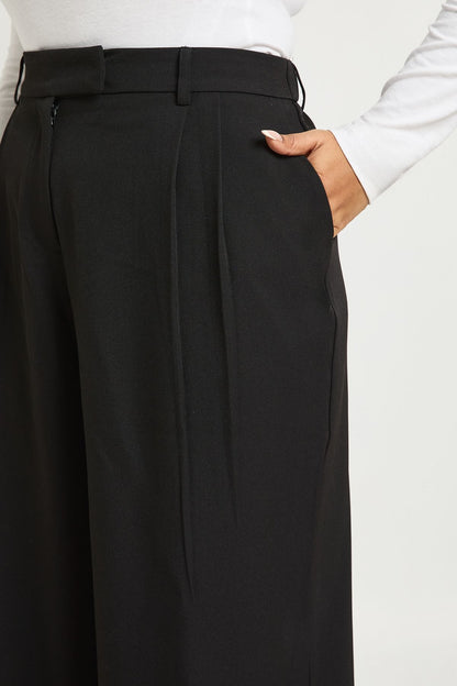 Plus Boohoo Basics Tailored Wide Leg Trouser