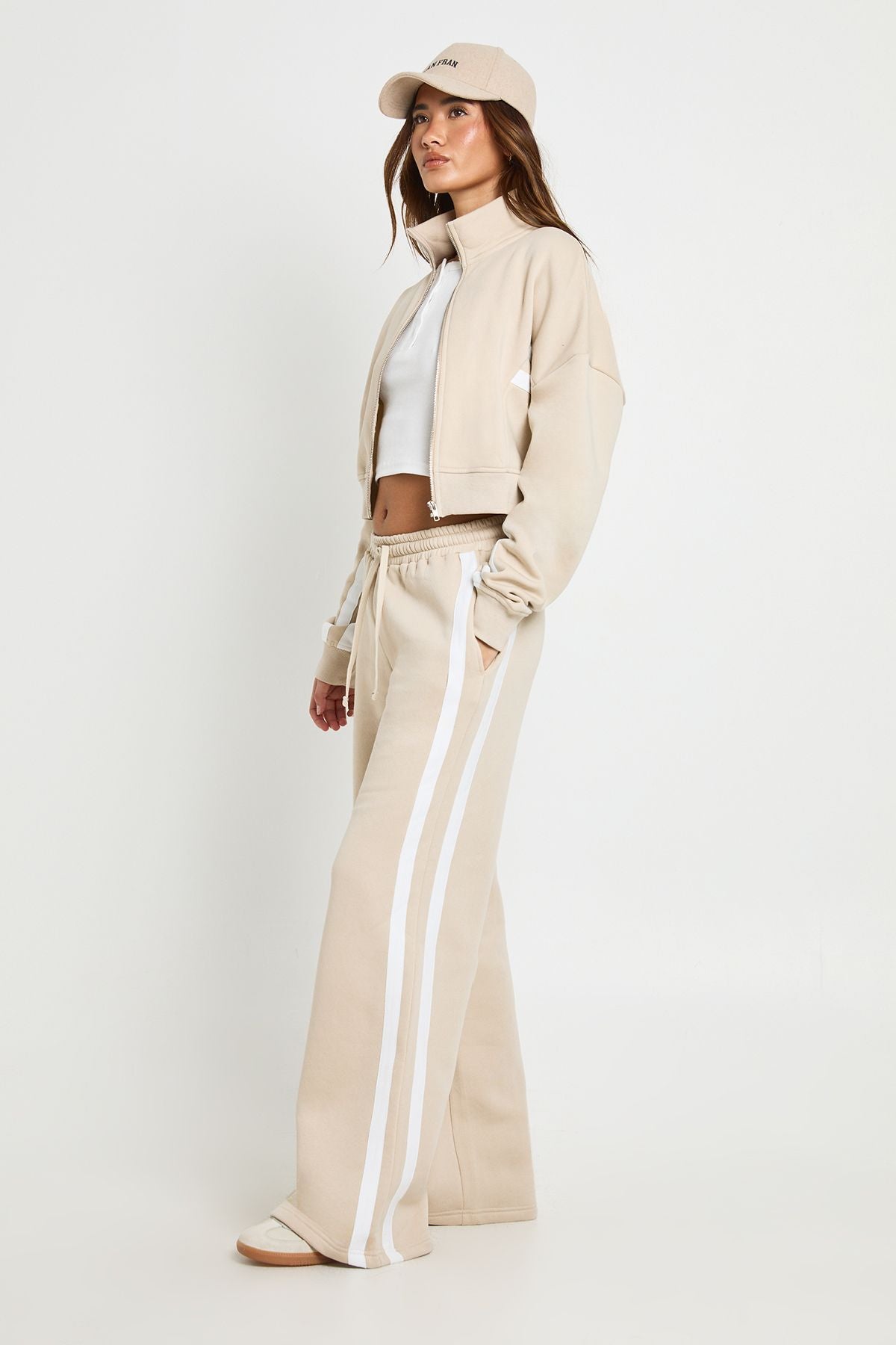 Contrast Striped Funnel Neck Tracksuit