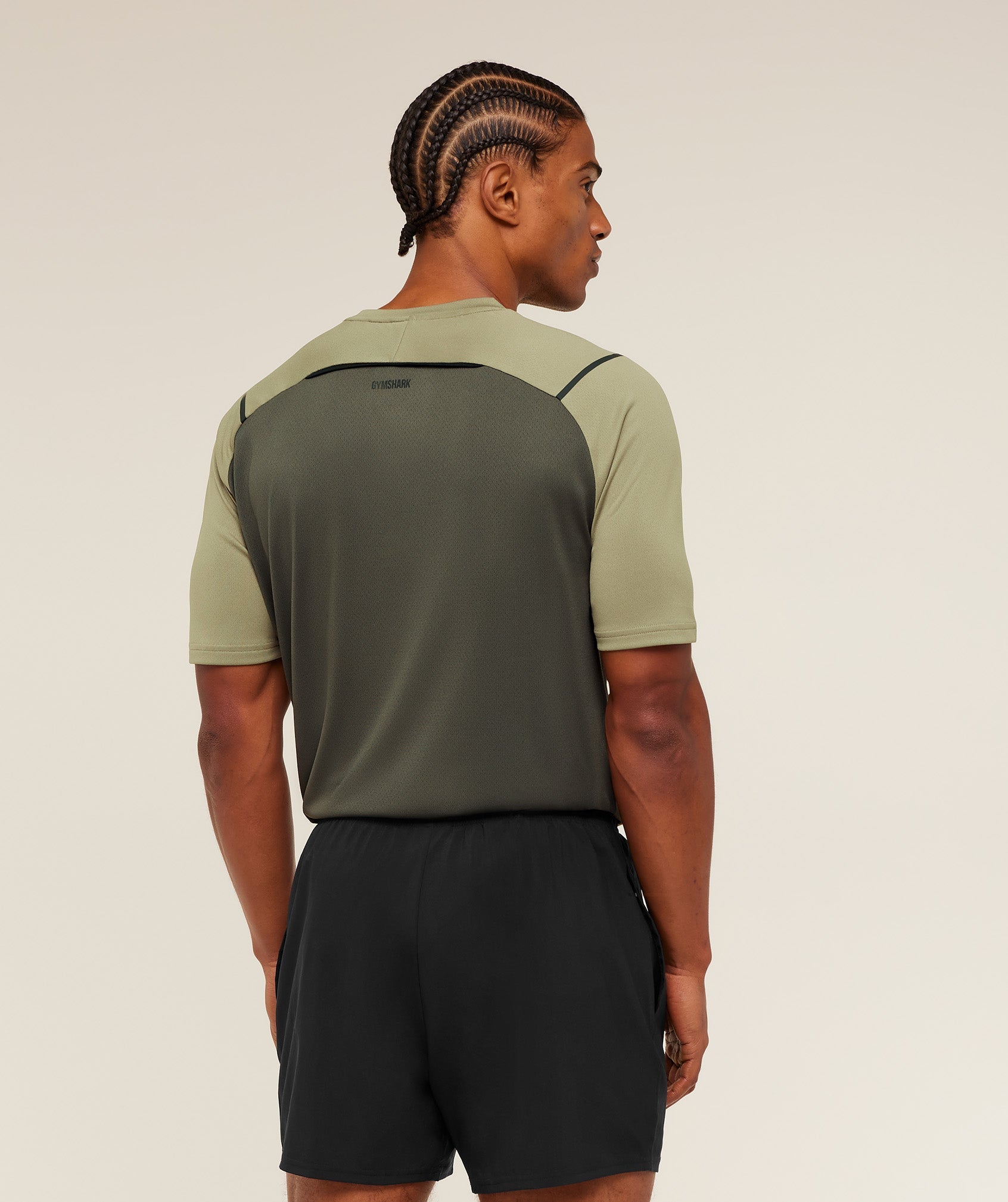 Gymshark Arrival Contrast T-Shirt -  Grounded Green /  Strength Green