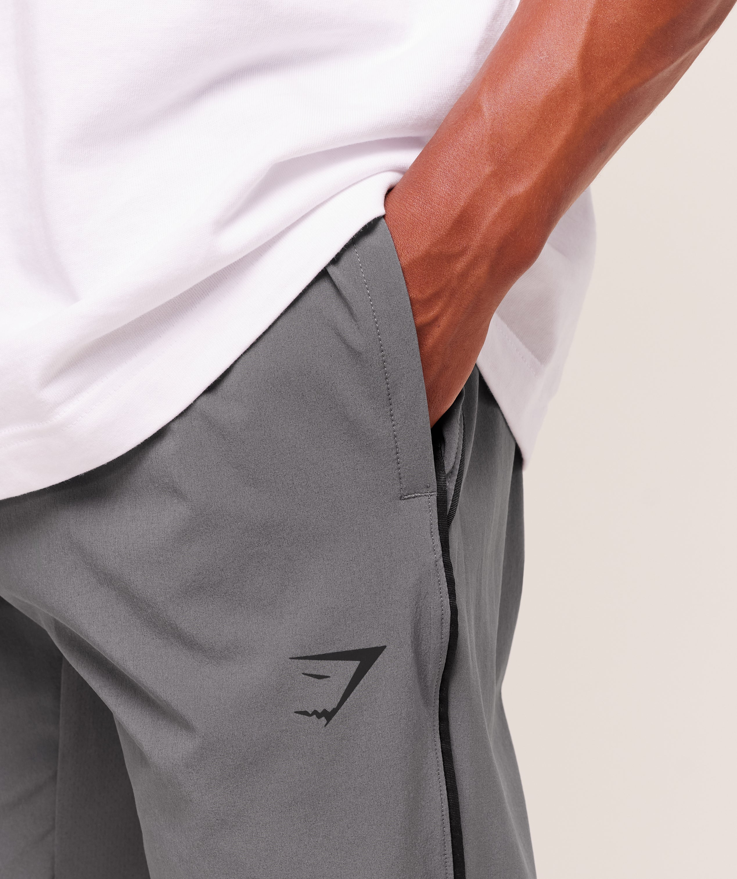 Gymshark Arrival Woven Block Joggers - Dark Grey