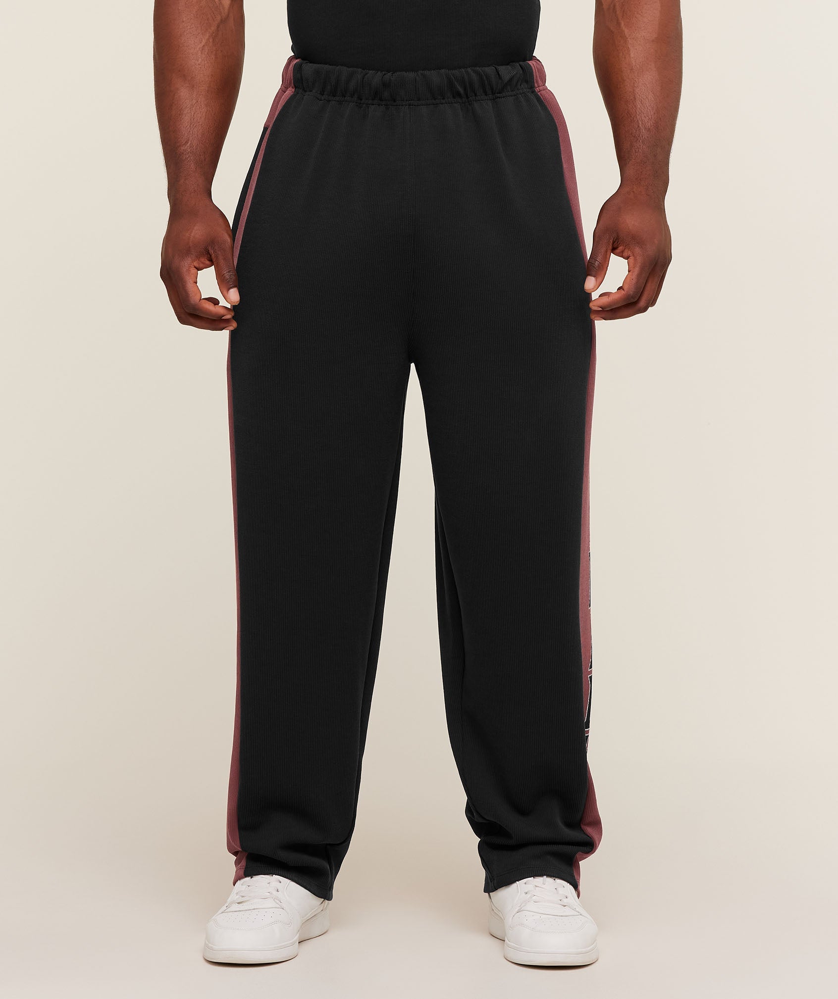 Gymshark Straight Leg Tracksuit Pant - Black/Burgundy Brown