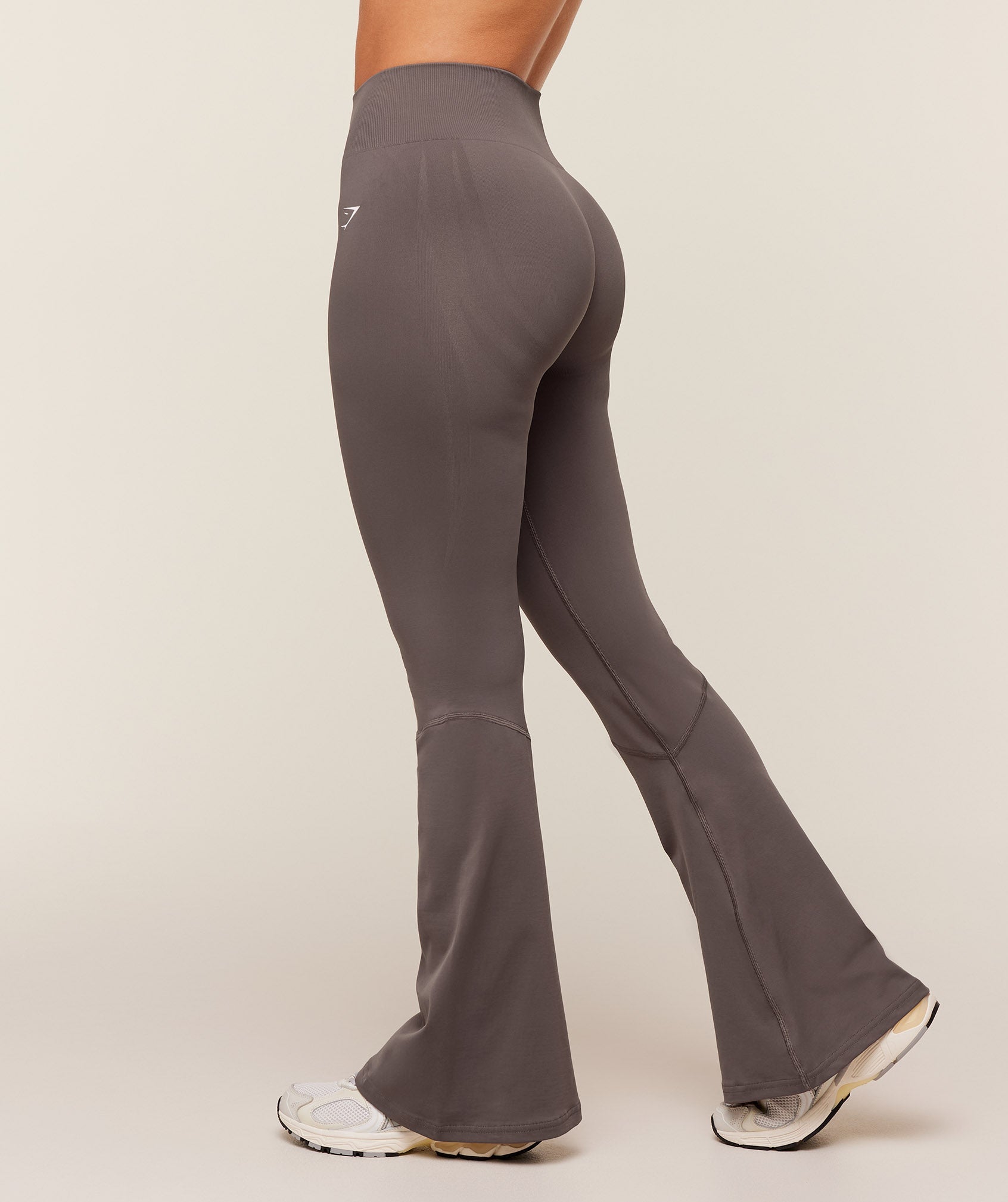 Gymshark Everyday Seamless Flared Legging 2.0 - Cool Brown