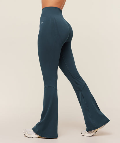 Gymshark Everyday Seamless Flared Legging 2.0 - GS Stealth Blue