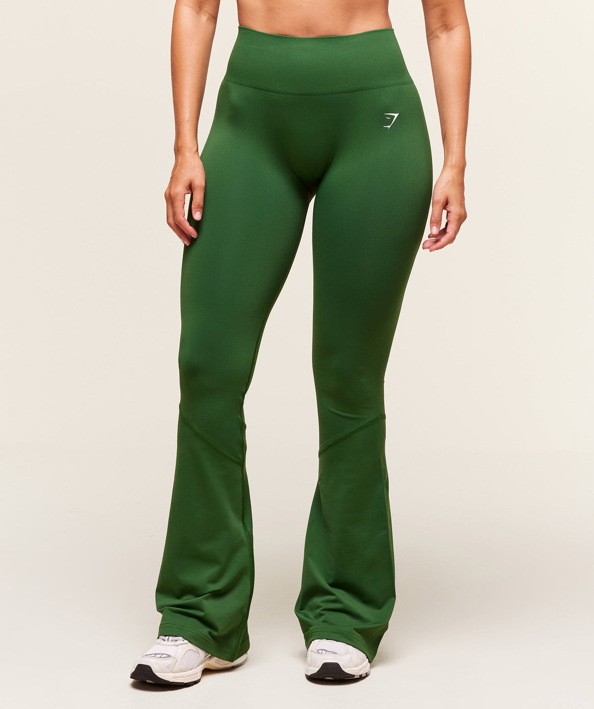 Gymshark Everyday Seamless Flared Leggings - Athletic Green