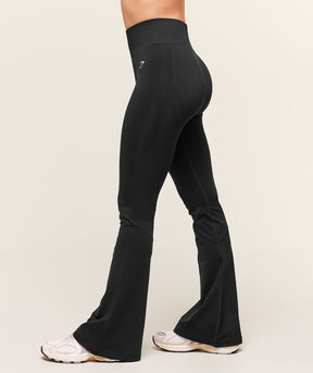 Gymshark Everyday Seamless Flared Leggings - Black