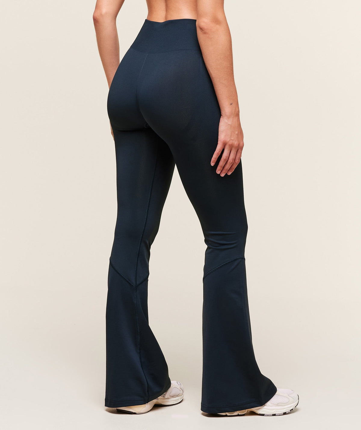 Gymshark Everyday Seamless Flared Leggings - Navy