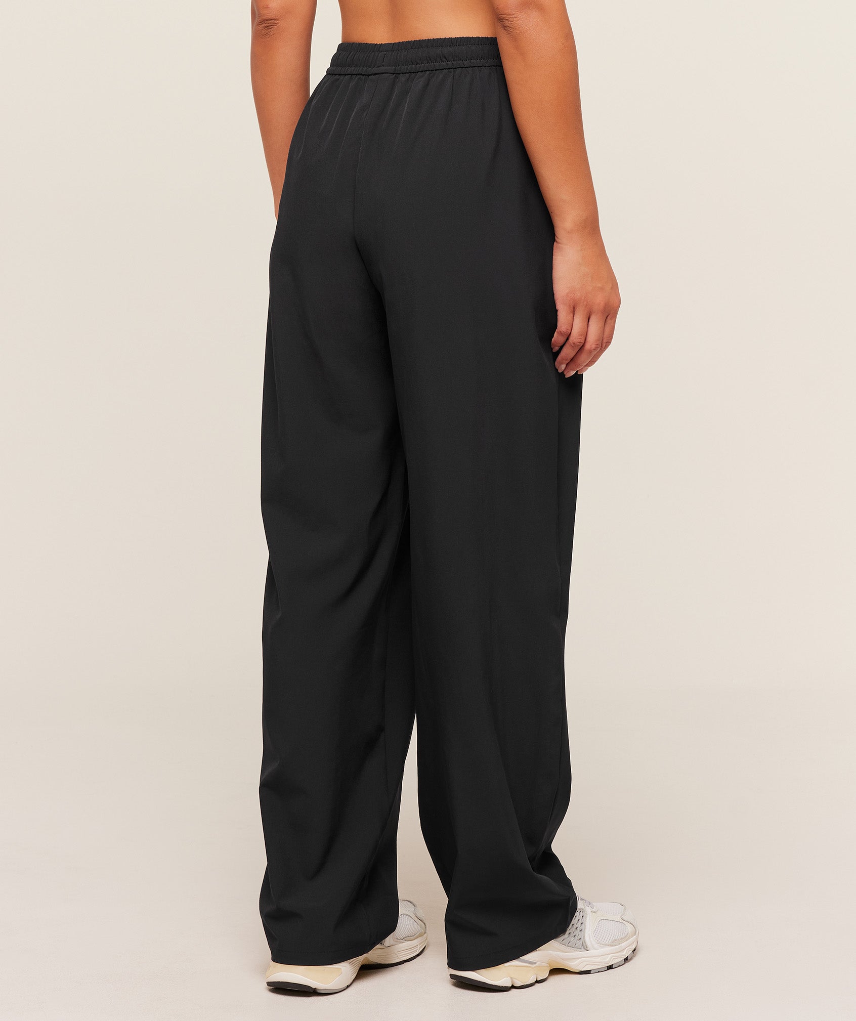 Gymshark Training Everyday Woven Straight Leg Pant - Black