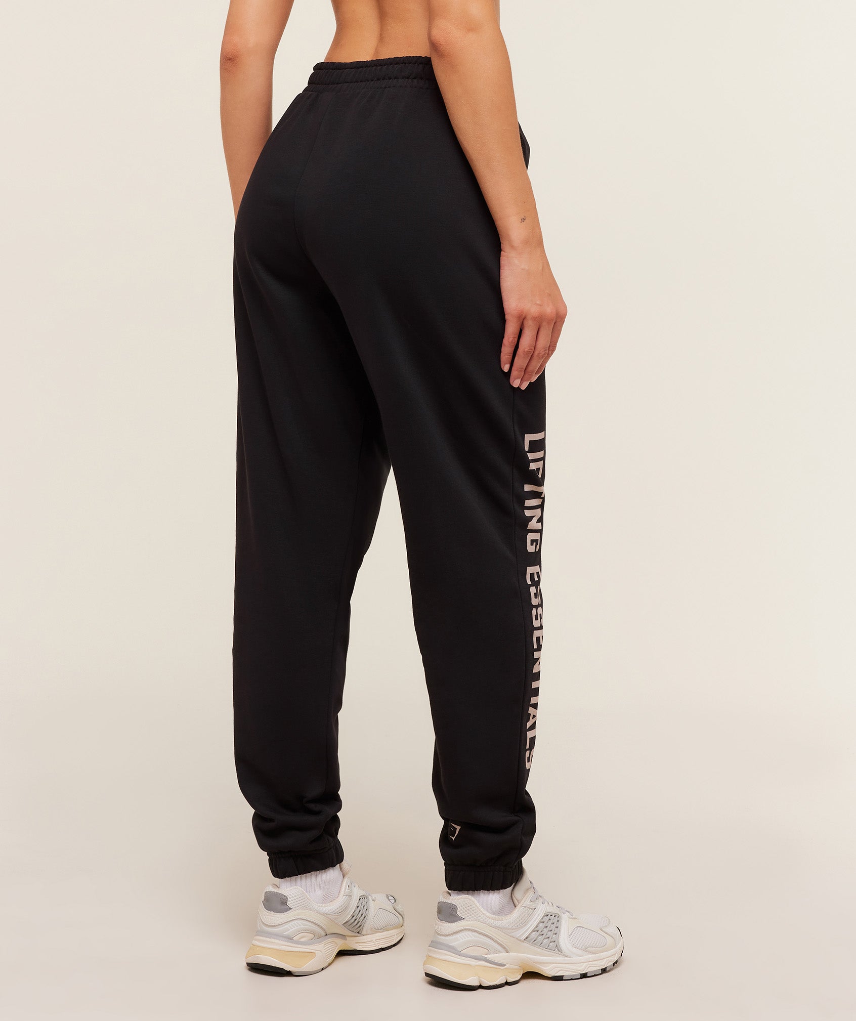 Gymshark Lifting Essentials Joggers - Black